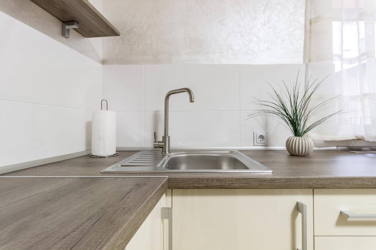 City Center Vip Studio Apartment Львов Экстерьер фото